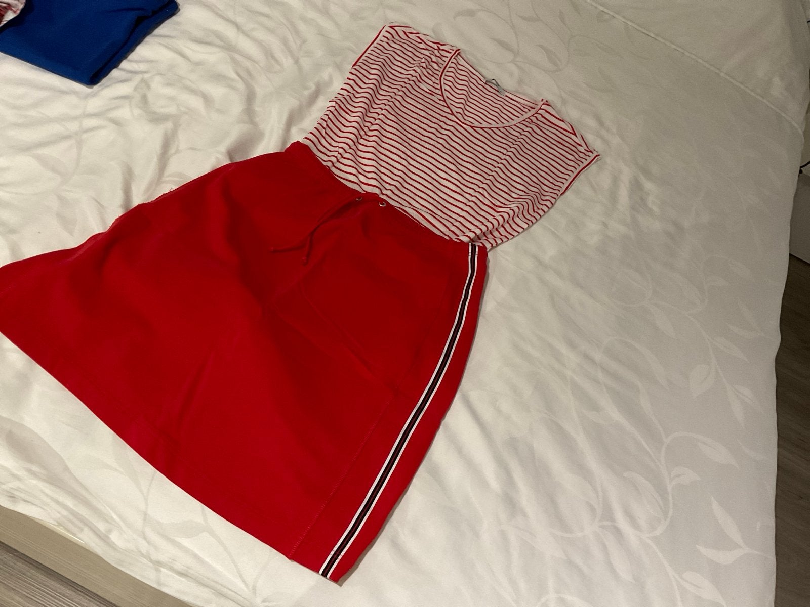 Zomerse set: Gestreepte top (Only) & Rode rok (McGregor), Kleding | Dames, Maat 38/40 (M), Ophalen of Verzenden, Zo goed als nieuw