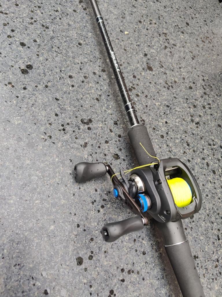 Shimano Yasei Pike Jerkbait 198H (1+1) + Shimano SLX DC 151, Watersport en Boten, Ophalen, Zo goed als nieuw