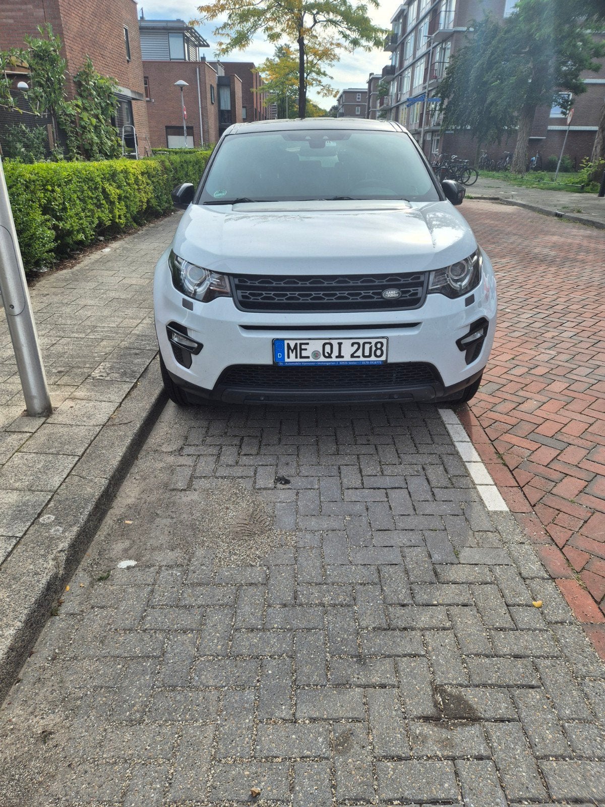 Land Rover Discovery Sport 2.0, Auto's, Dealer onderhouden, 179 pk, Wit, Navigatiesysteem
