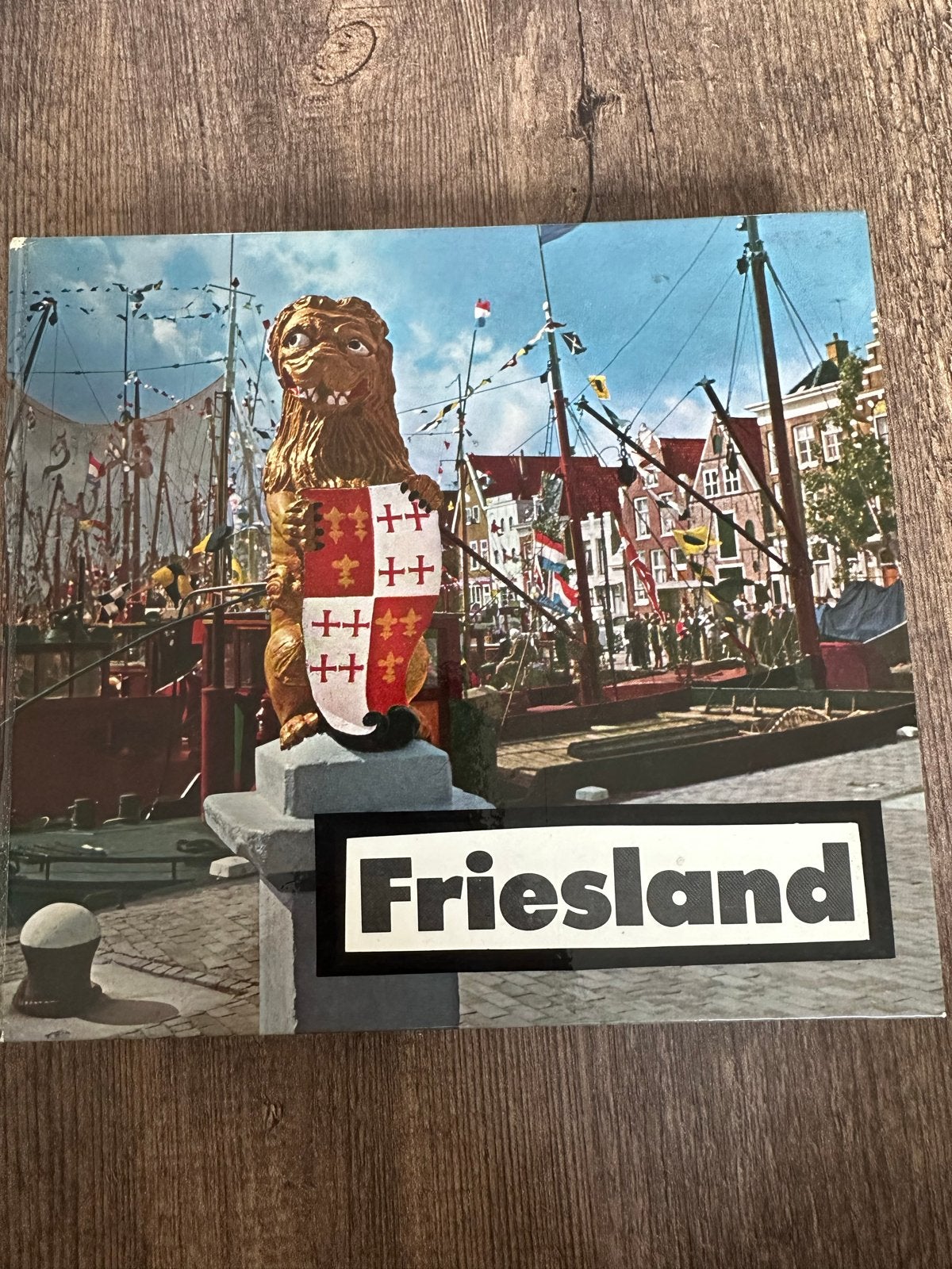 Friesland - Boek uit 1963 met foto's van Ed van Wijk, Ophalen of Verzenden, Gelezen