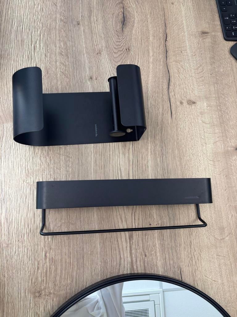 Sealskin Brix toiletrolhouder en wandrekje - Zwart, Fietsen en Brommers, Fietsaccessoires | Fietsaccu's, Zo goed als nieuw, Ophalen