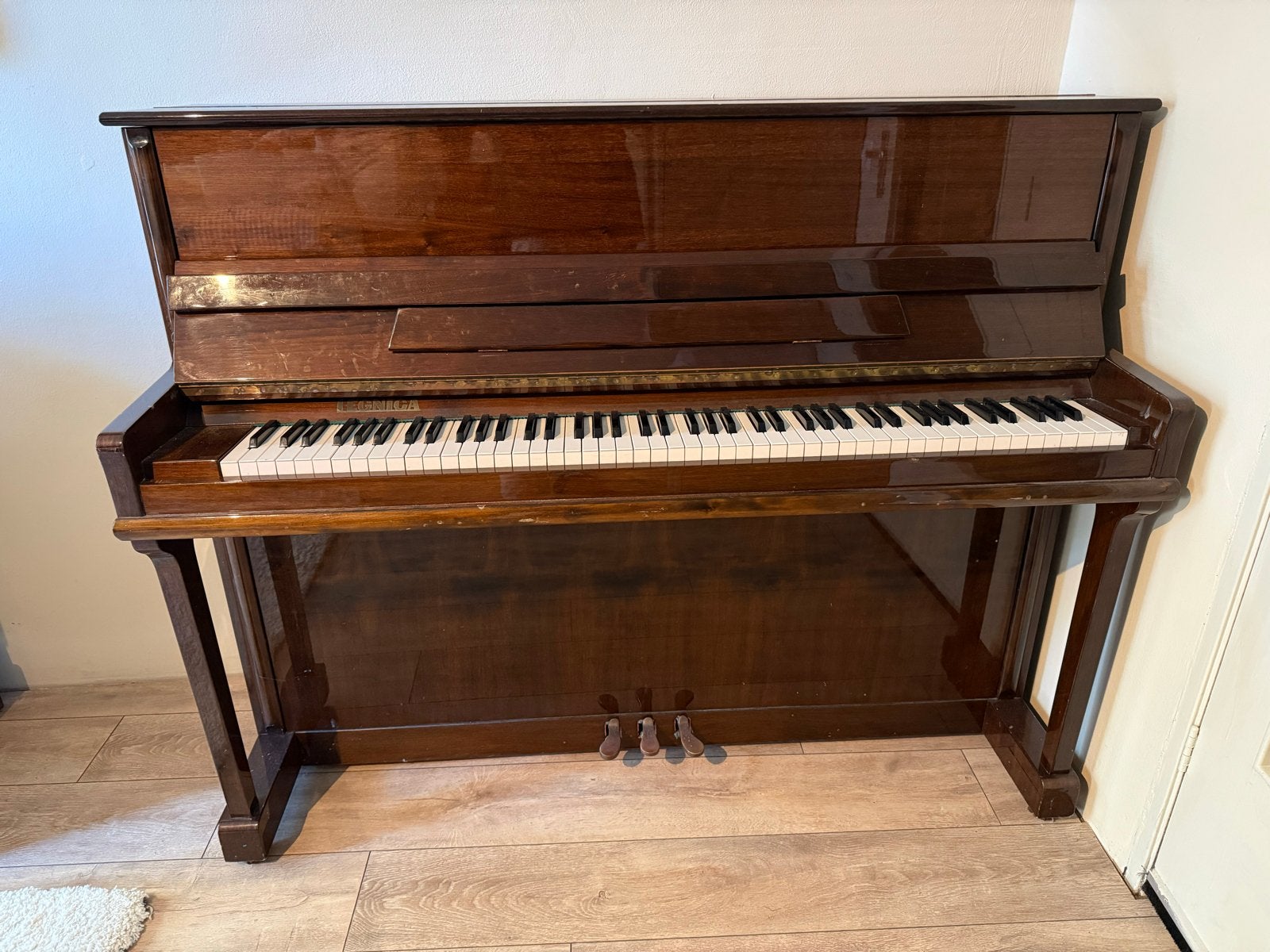 Legnica Piano - Klassiek model in goede staat, Ophalen, Gebruikt, Bruin, Piano
