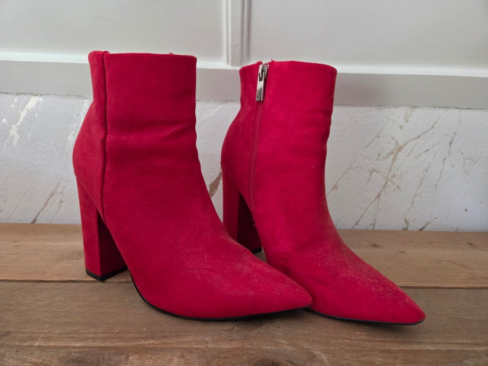 Even&Odd felrode laarsjes maat 39 suede, Kleding | Dames, Even & Odd, Lage of Enkellaarzen, Ophalen of Verzenden, Gedragen