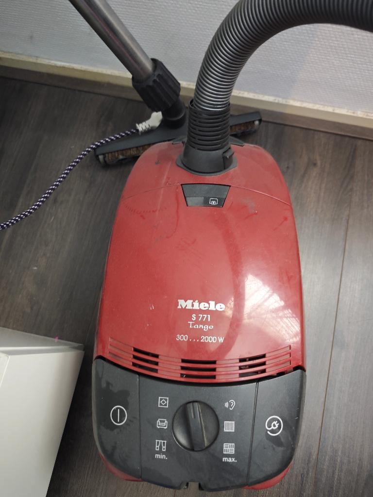 Miele S771 Tango Stofzuiger / 300 - 2000Watt, Witgoed en Apparatuur, Stofzuigers, Stofzak, Gebruikt, Geschikt voor harde vloeren