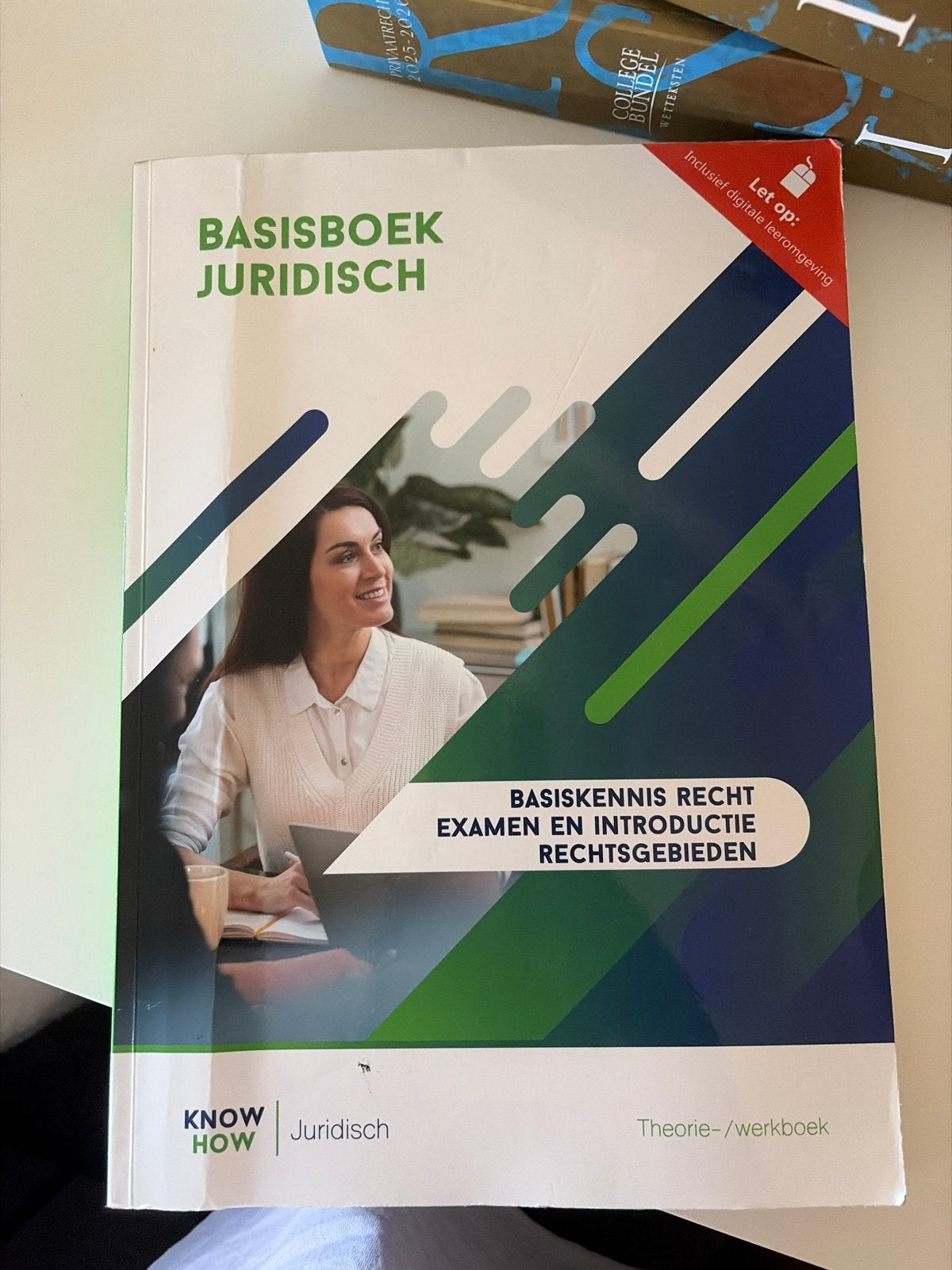 Basisboek Juridisch - Basiskennis Recht Examen, Ophalen of Verzenden, Gamma, Zo goed als nieuw, MBO