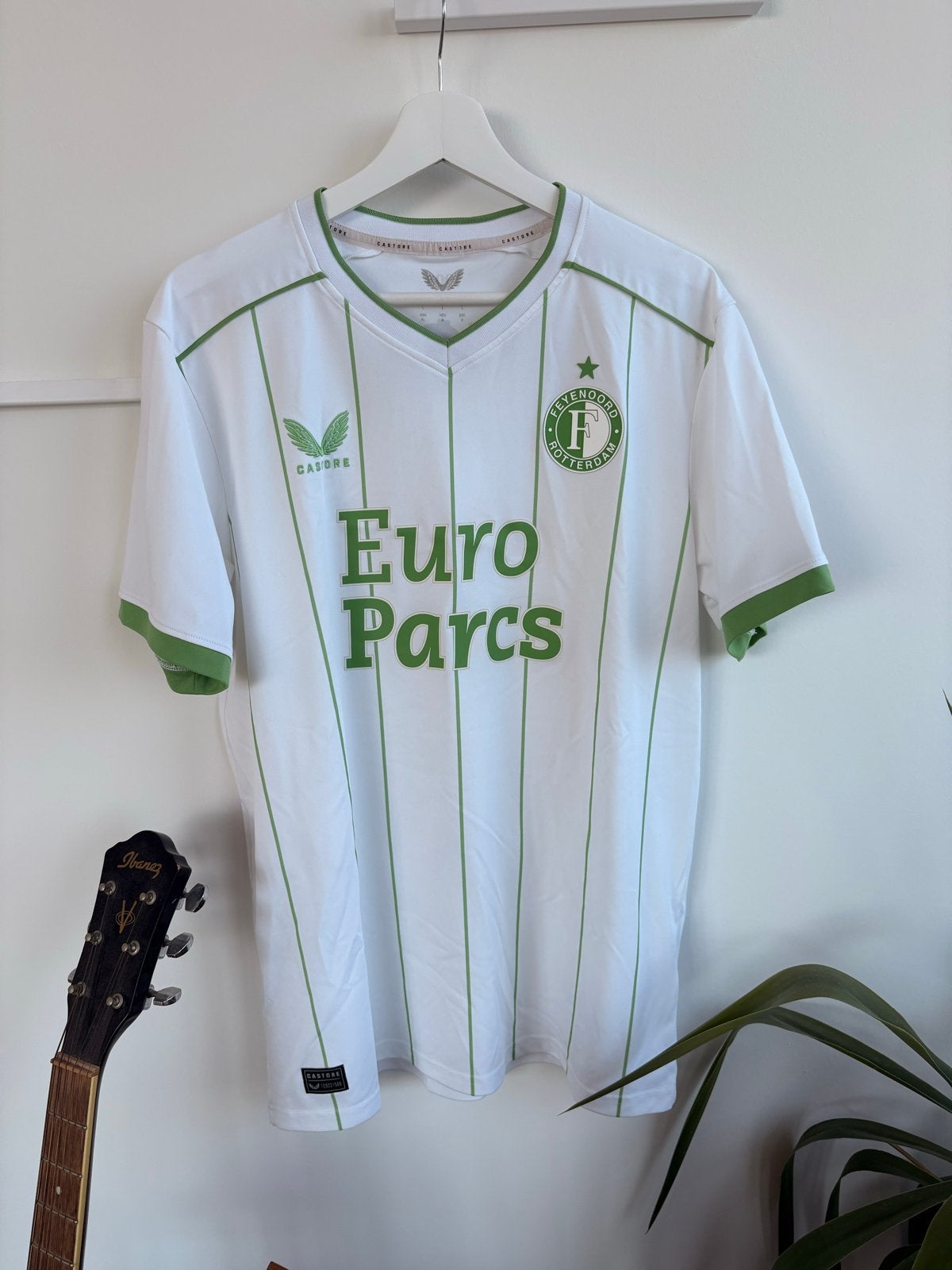 Feyenoord 3e shirt 2023/2024, Maat 52/54 (L), Wit, Ophalen of Verzenden, Zo goed als nieuw