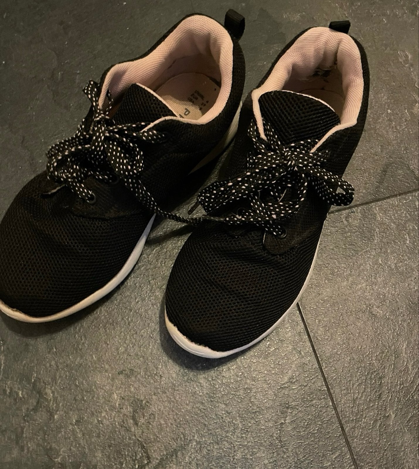 Primark zwarte sneakers maat 37 - zo goed als nieuw, Ophalen of Verzenden, Zo goed als nieuw, Zwart, Sneakers of Gympen
