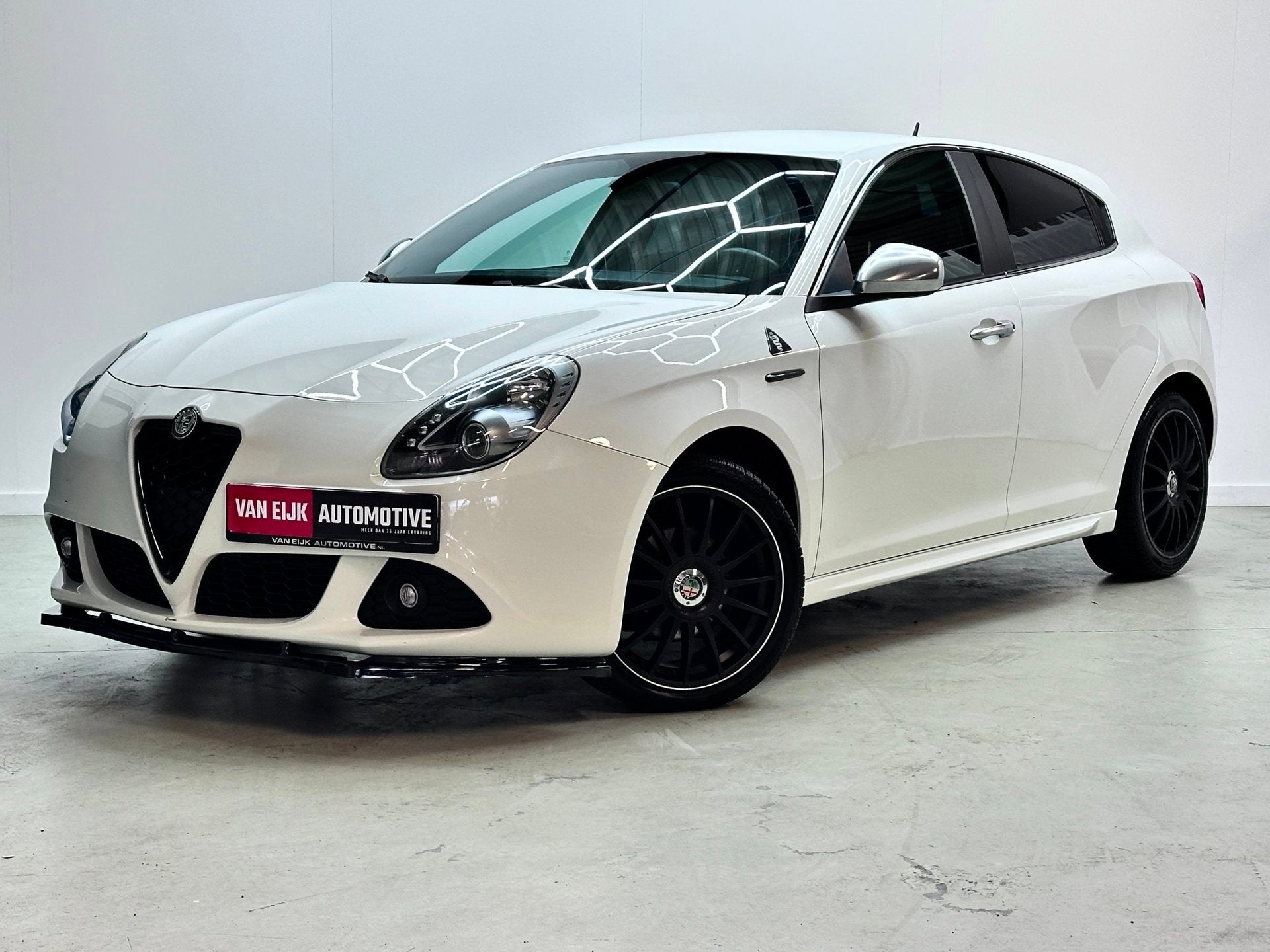 Alfa Romeo GIULIETTA Turbo Leer/Alcantara / Stoelverw / Dubb, Auto's, Alfa Romeo, Voorwielaandrijving, Euro 5, Gebruikt, Alcantara