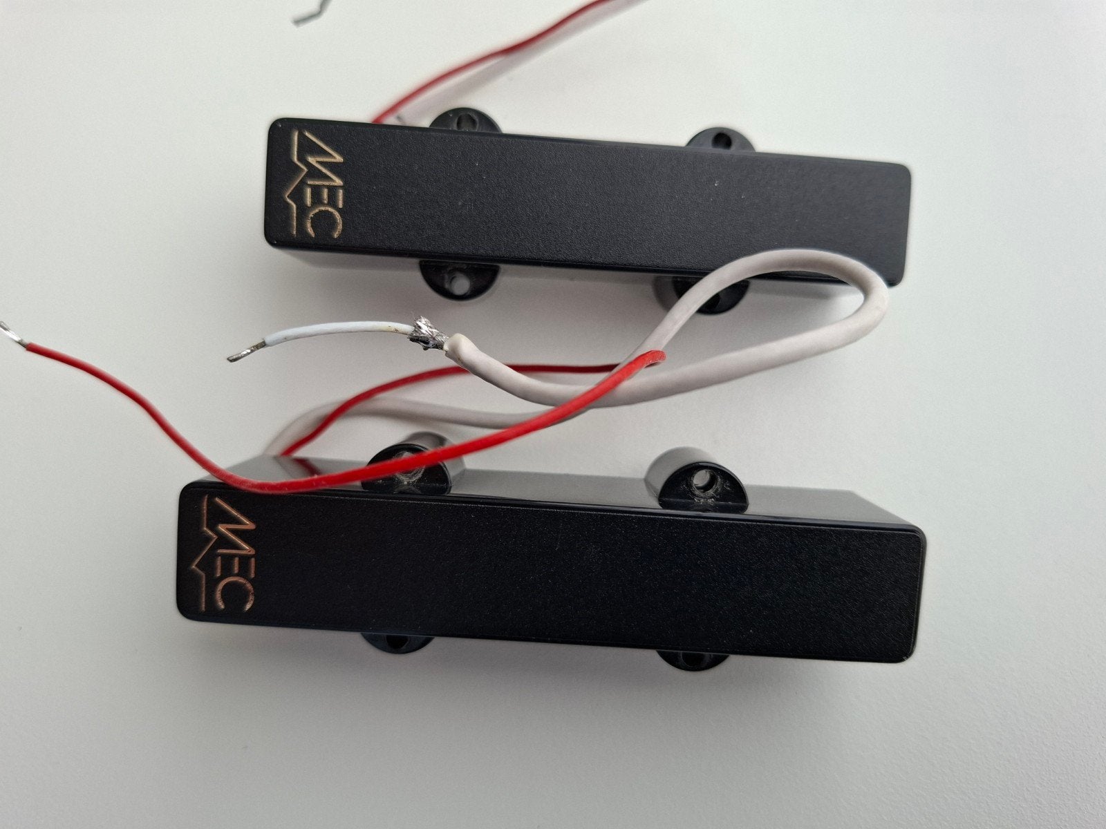 Te koop MEC actieve pickup set, Muziek en Instrumenten, Instrumenten | Onderdelen, Ophalen of Verzenden, Zo goed als nieuw, Elektrische basgitaar
