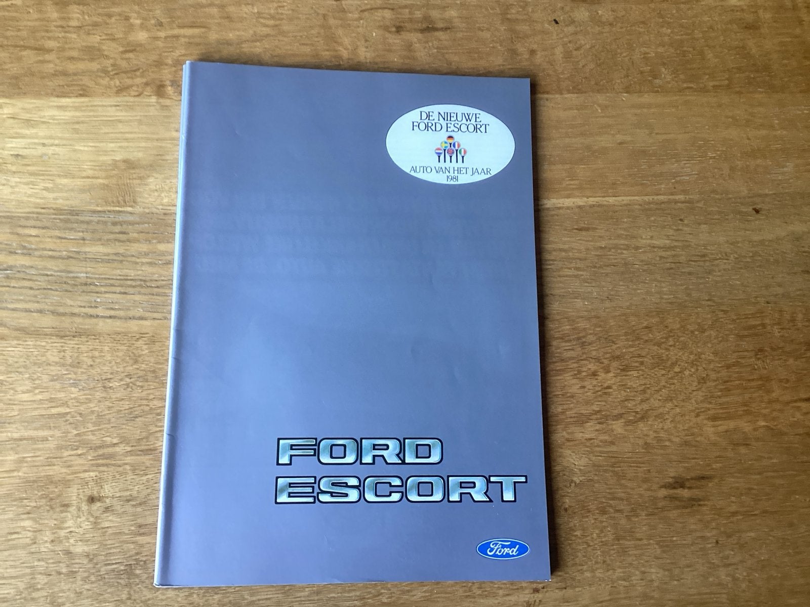 Ford Escort Brochure - De Nieuwe Ford Escort (1981), Boeken, Ophalen of Verzenden, Gelezen, Ford