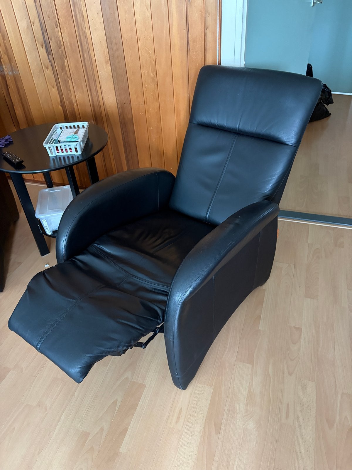 2 Donkerblauwe relaxfauteuils met uitschuifbare voetensteun, Ophalen, Gebruikt, Kunststof, 75 tot 100 cm