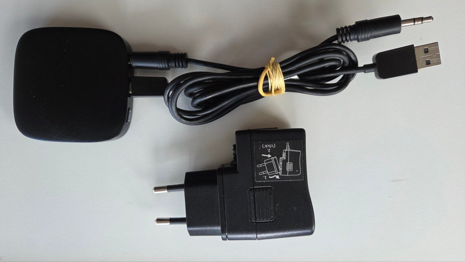 TV Connector van Sonova, Telecommunicatie, Mobiele telefoons | Telefoon-opladers, Gebruikt, Adapter, Ophalen of Verzenden, USB-A