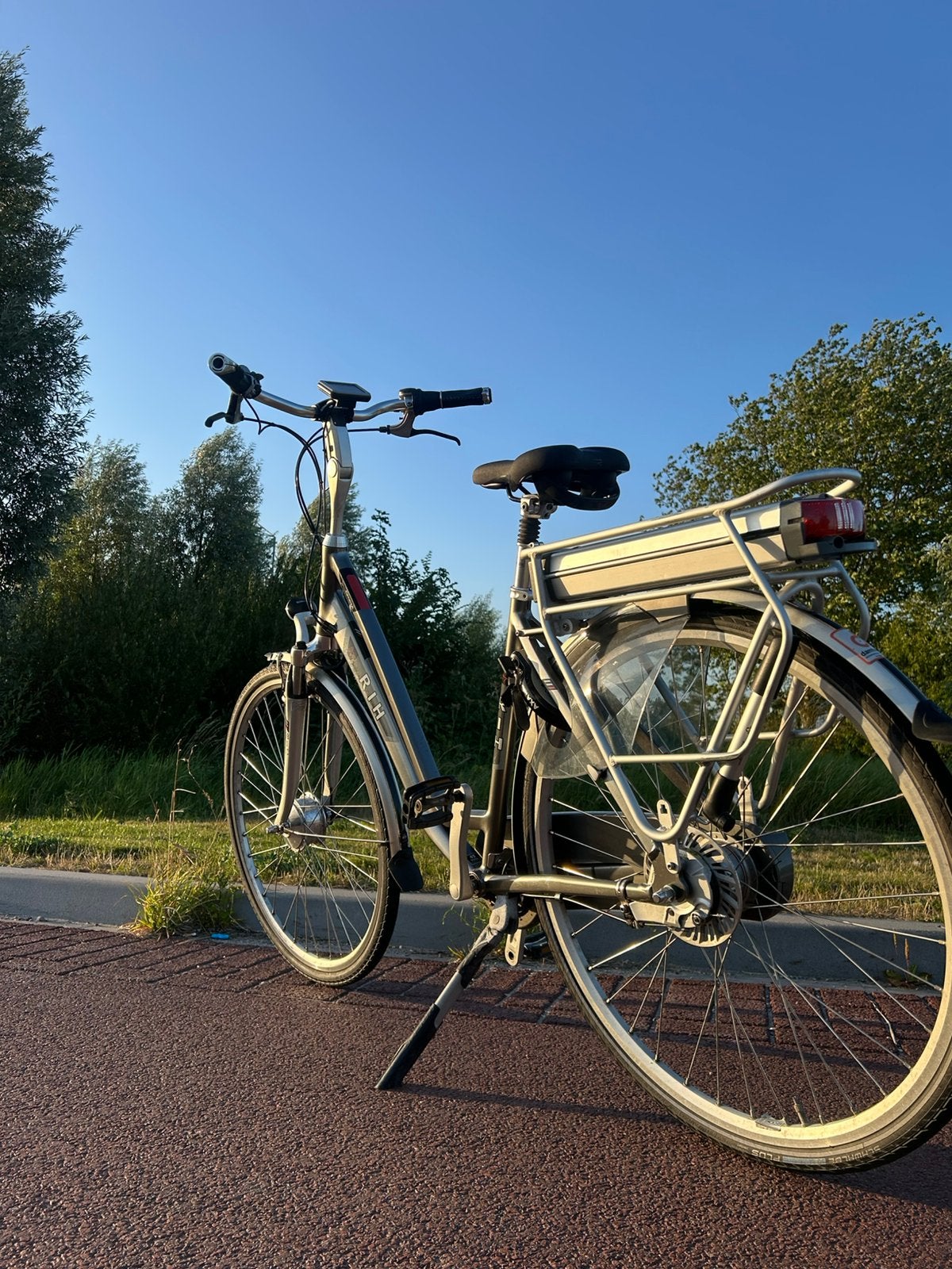 RIH B4 E-bike met Omega display en 117km op de teller, Fietsen en Brommers, Ophalen of Verzenden, Zo goed als nieuw