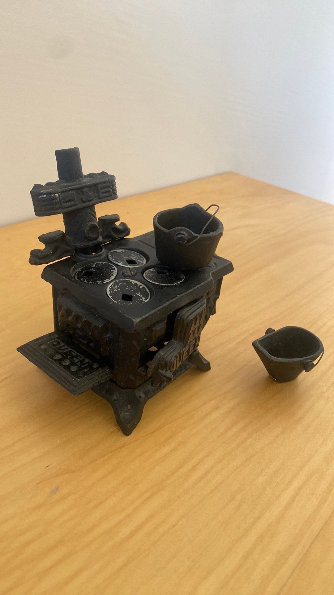 Gietijzeren miniatuur fornuis 'Queen' met accessoires, Ophalen, Gebruikt