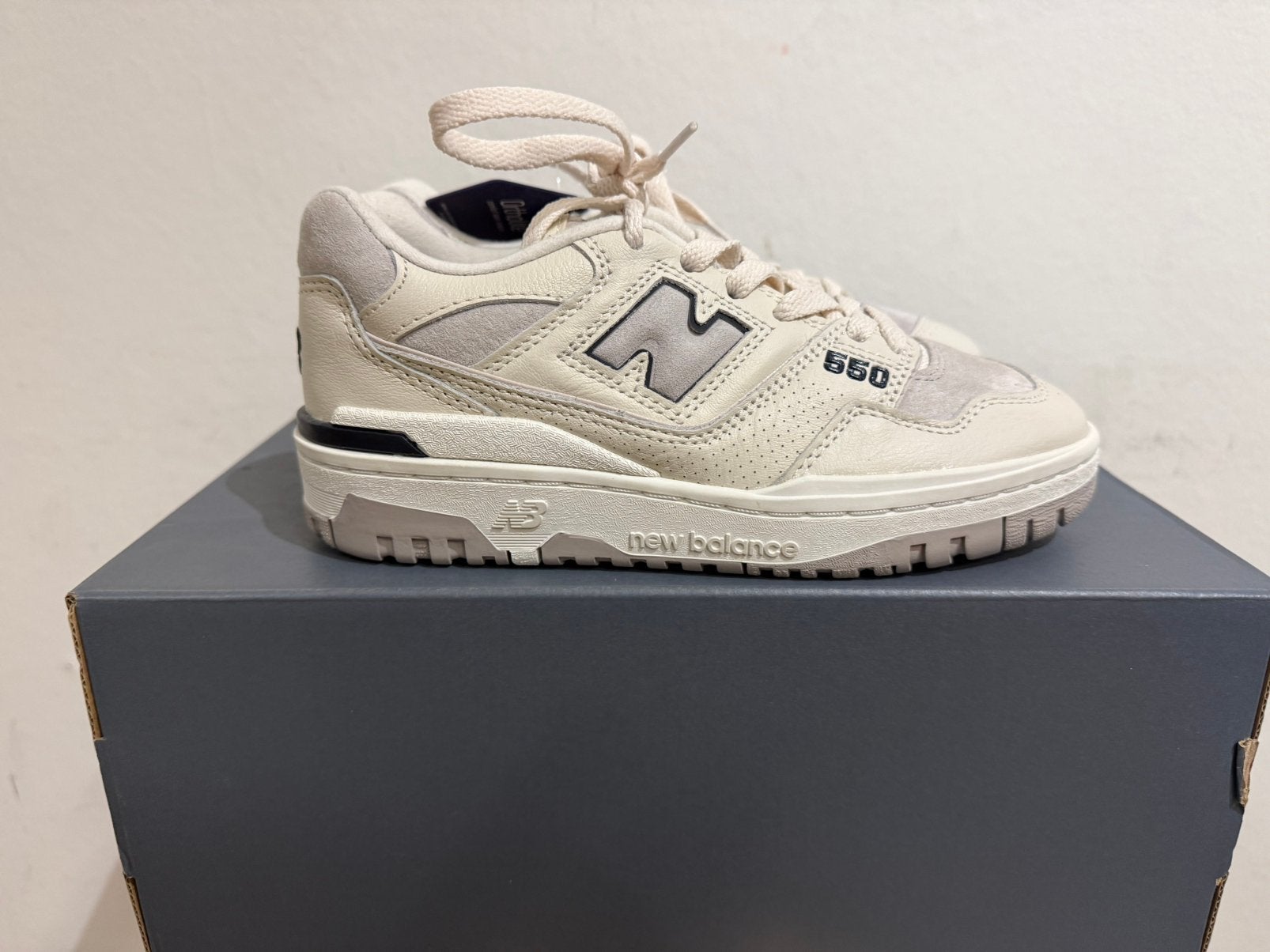 Te koop nieuwe New Balance 550 maat 36, Postlaan 3, Nieuw, Ophalen of Verzenden, Sneakers of Gympen