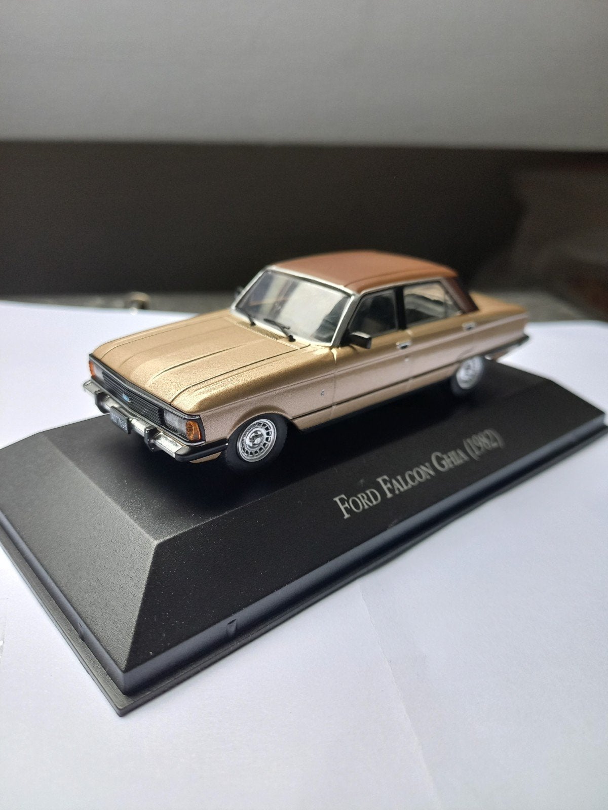 Ford Falcon Ghia (1982) schaalmodel ixo, Ophalen of Verzenden, Zo goed als nieuw, Auto, Overige merken