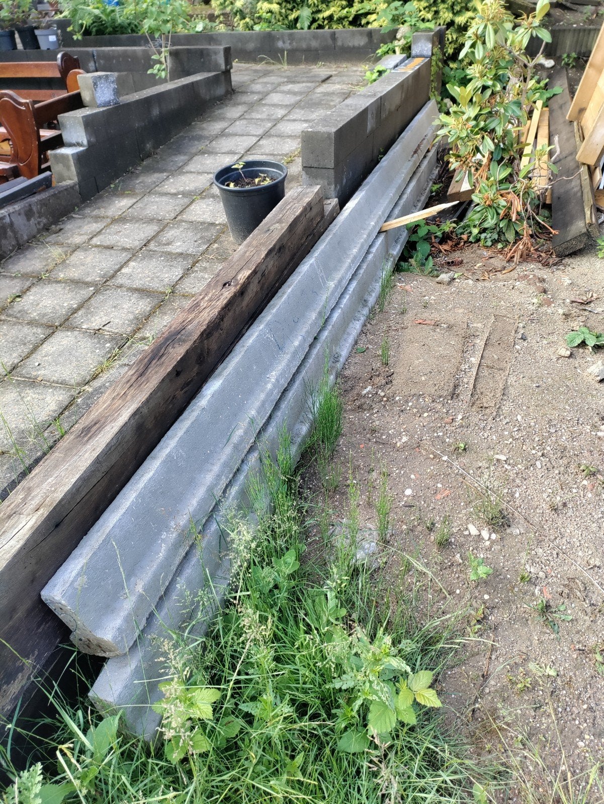 Betonnen vloerbalken voor PS isolatie vloer, 2 stuks (467cm), Ophalen, Zo goed als nieuw