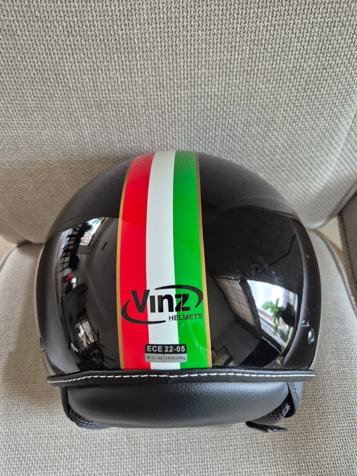 Vinz Helmets Scooterhelm Zwart met Italiaanse Streep, Ophalen, Zo goed als nieuw, Medium, Vinz Helmets