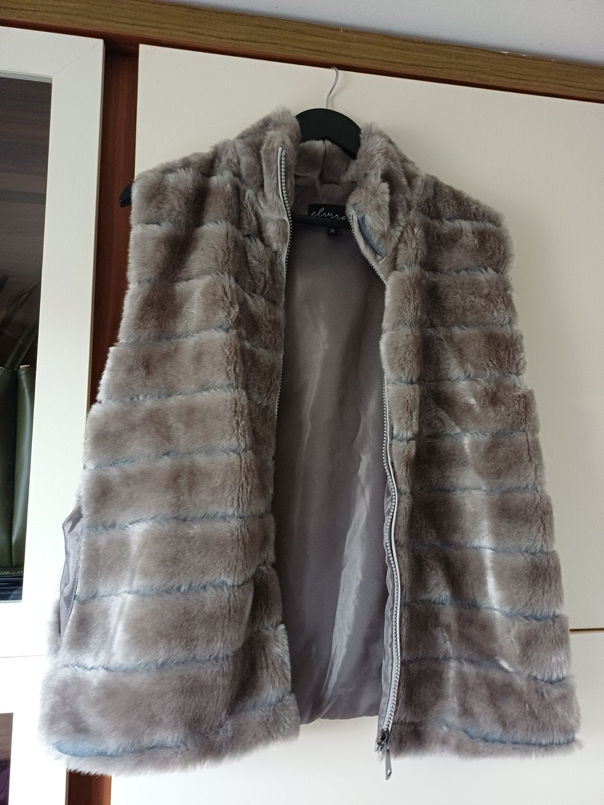 ELVIRA BODYWARMER.  ZGAN, Kleding | Dames, Jassen | Winter, Ophalen of Verzenden, Zo goed als nieuw, Maat 38/40 (M), Zwart