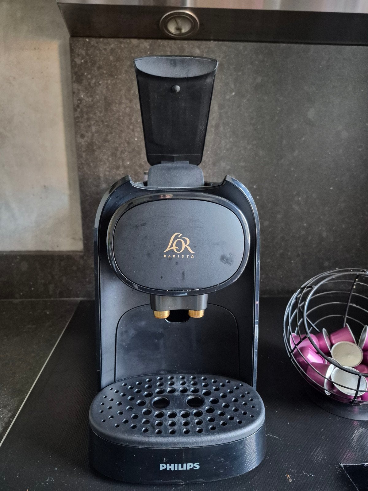 Philips L'OR Barista koffiemachine met ruim 900capsules, Espresso apparaat, Ophalen of Verzenden, Zo goed als nieuw, 2 tot 4 kopjes