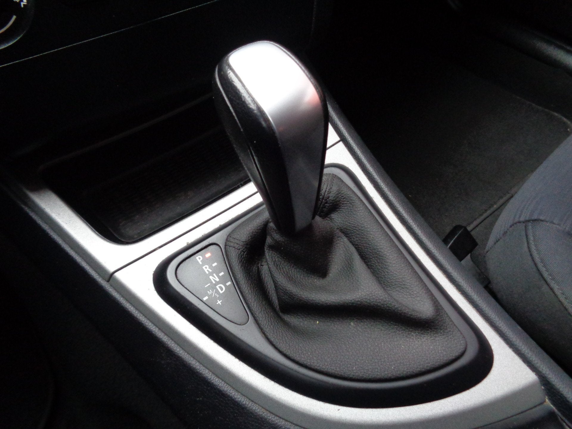 BMW 1-serie 118i Business Line 143PK Automaat Airco LMV NL-A, Auto's, Achterwielaandrijving, 4 stoelen, Origineel Nederlands, 1265 kg