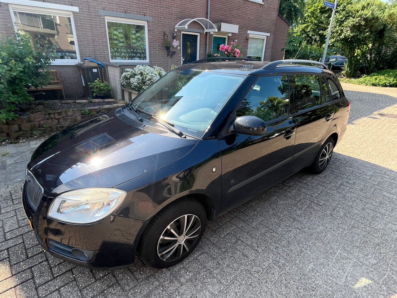 Skoda Fabia 1.4 16V 63KW Combi 2009 Zwart, Voorwielaandrijving, 40 €/maand, Zwart, 4 cilinders