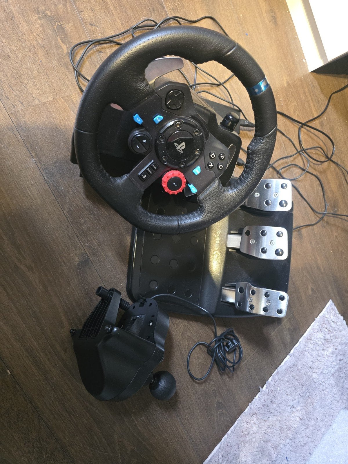 Logitech G29 Driving Force Racing Wheel + Pedalen, Spelcomputers en Games, Spelcomputers | Sony PlayStation Consoles | Accessoires