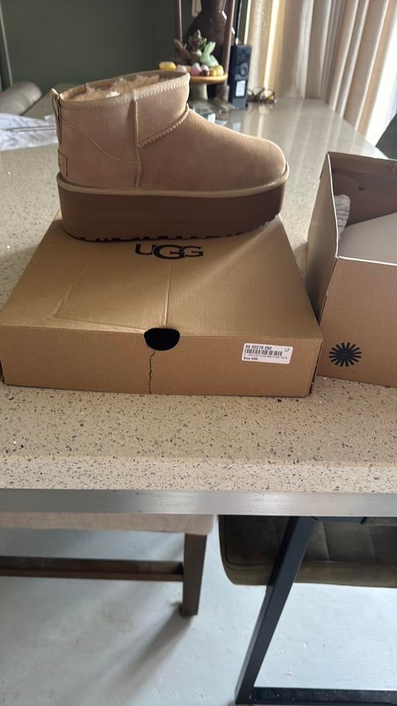 Uggs  ultra mini platform, Kleding | Dames, Schoenen, Beige, Lage of Enkellaarzen, Nieuw, Ophalen of Verzenden