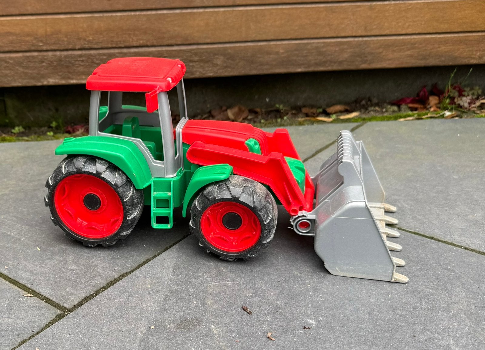 Lena Truxx tractor met shovel rood groen sneeuwschuiver, Kinderen en Baby's, Speelgoed | Speelgoedvoertuigen, Ophalen of Verzenden