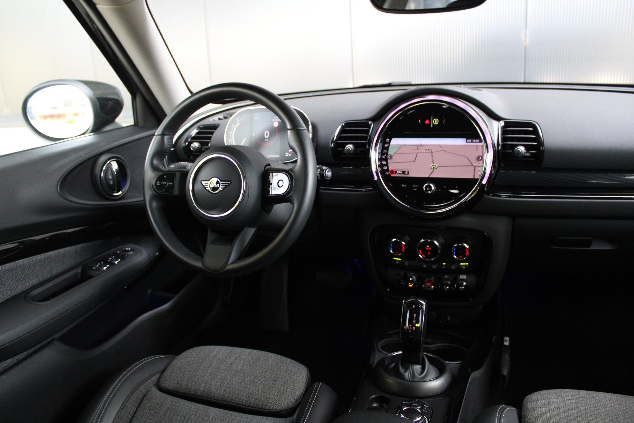 MINI Clubman 1.5 Cooper Classic | Stoelverw. | Rear View Cam, 12 maanden, 136 pk, Gebruikt, Leder en Stof