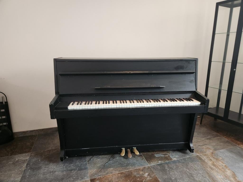 Zwarte piano gratis af te halen (spoed), Muziek en Instrumenten, Piano's, Ophalen