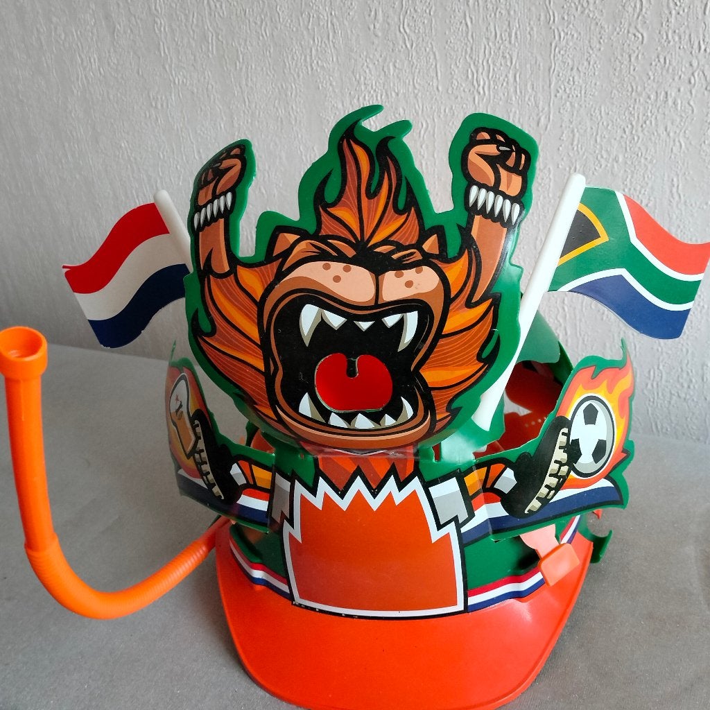 Brullende Leeuw Pletterpet 2010 Heineken, Verzamelen, Sportartikelen en Voetbal, Ophalen of Verzenden, Nieuw, Overige binnenlandse clubs