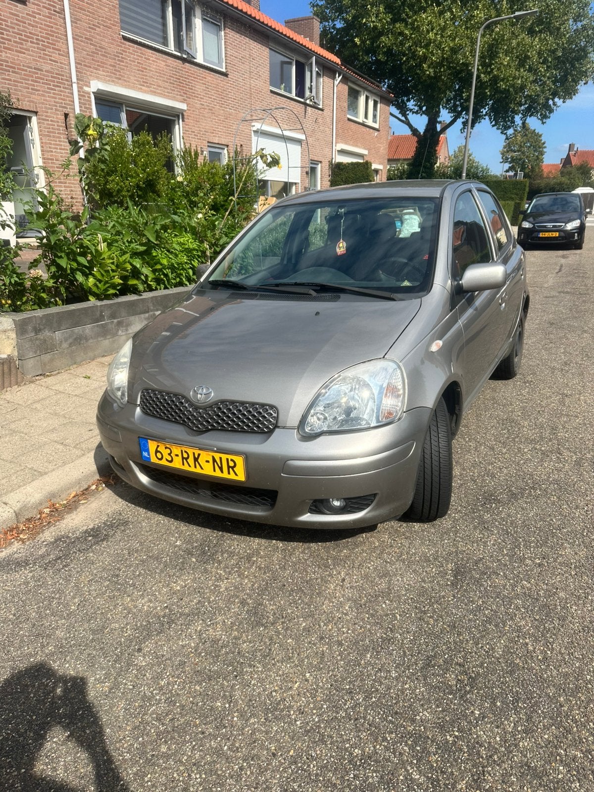 Toyota Yaris 1.3 5DR 2005 Grijs, Auto's, Voorwielaandrijving, 1497 cc, 31 €/maand, 4 cilinders