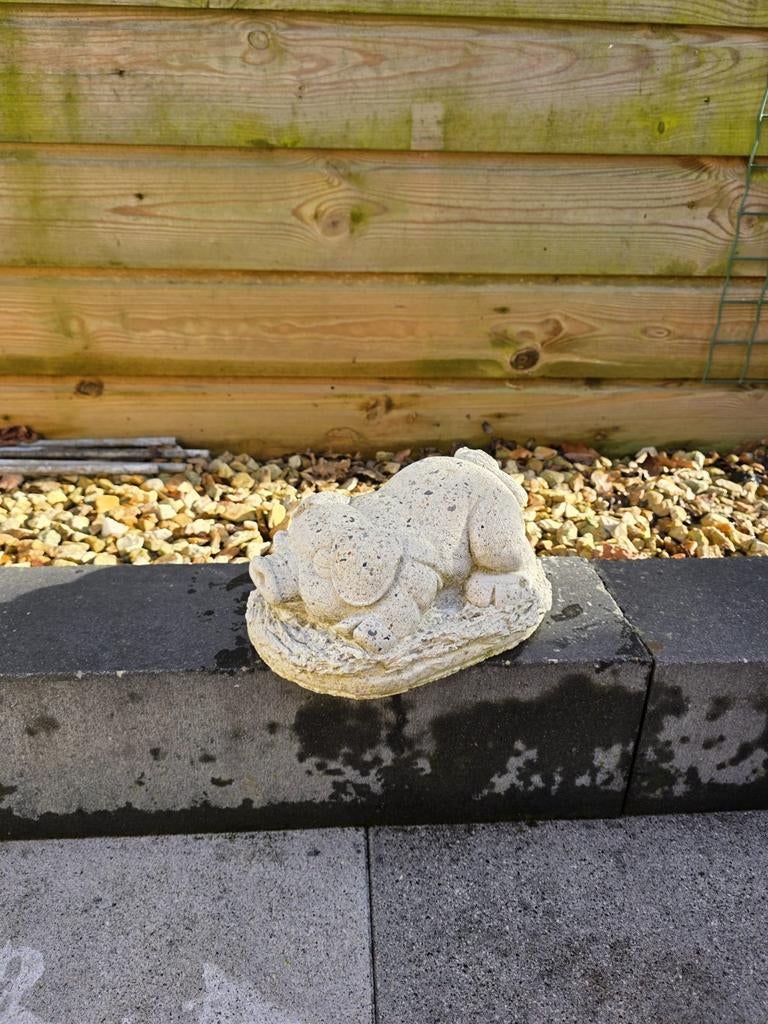 Tuinbeeld van een slapend varken, Ophalen, Gebruikt, Steen, Overige typen