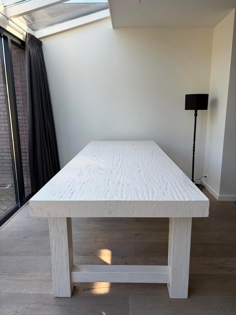 Grote eettafel (250x99cm) met gebruikerssporen, Ophalen