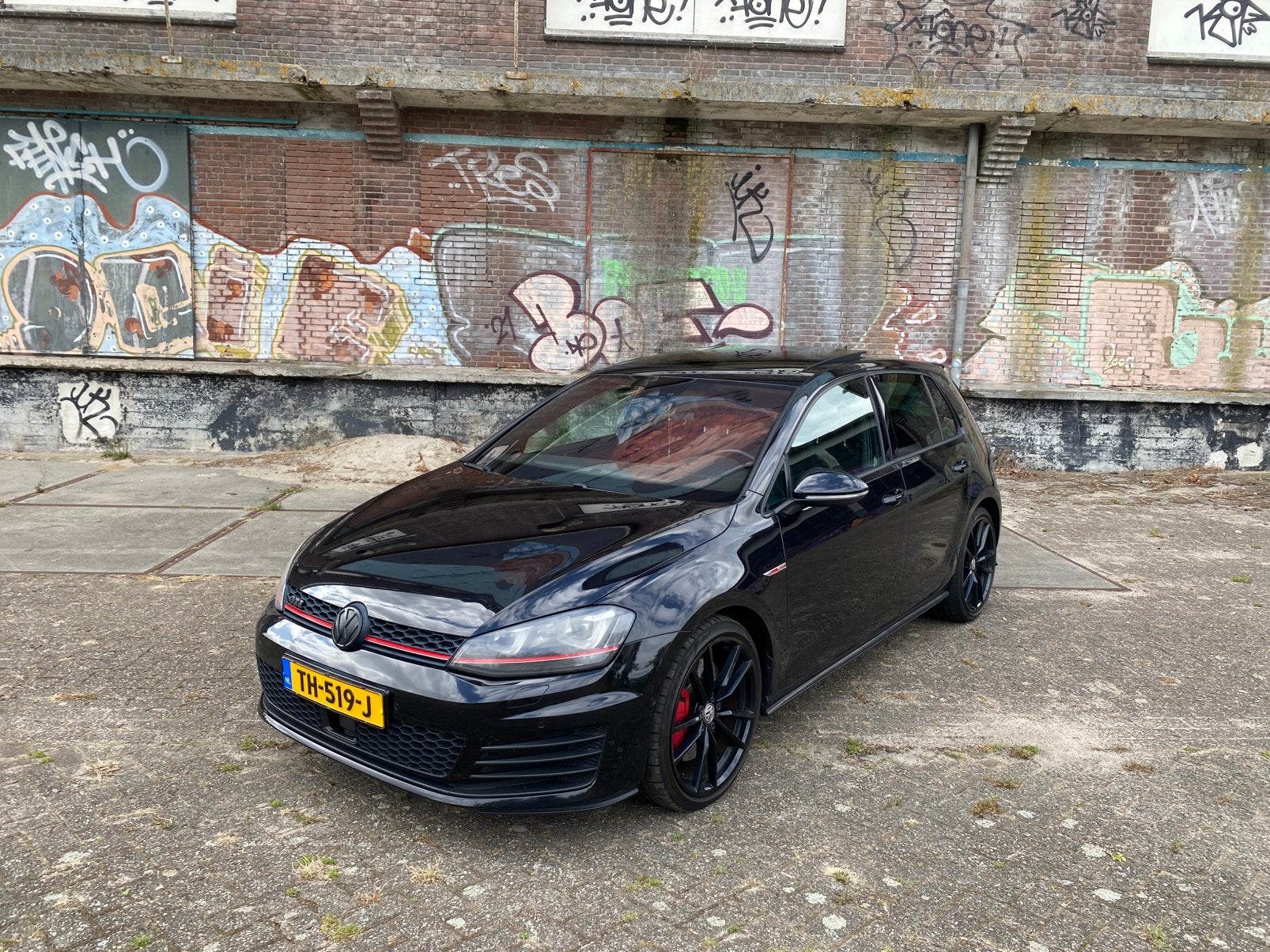 VOLKSWAGEN GOLF GTI PERFORMANCE DSG 300+PK, 4 cilinders, 1984 cc, Zwart, 1324 kg