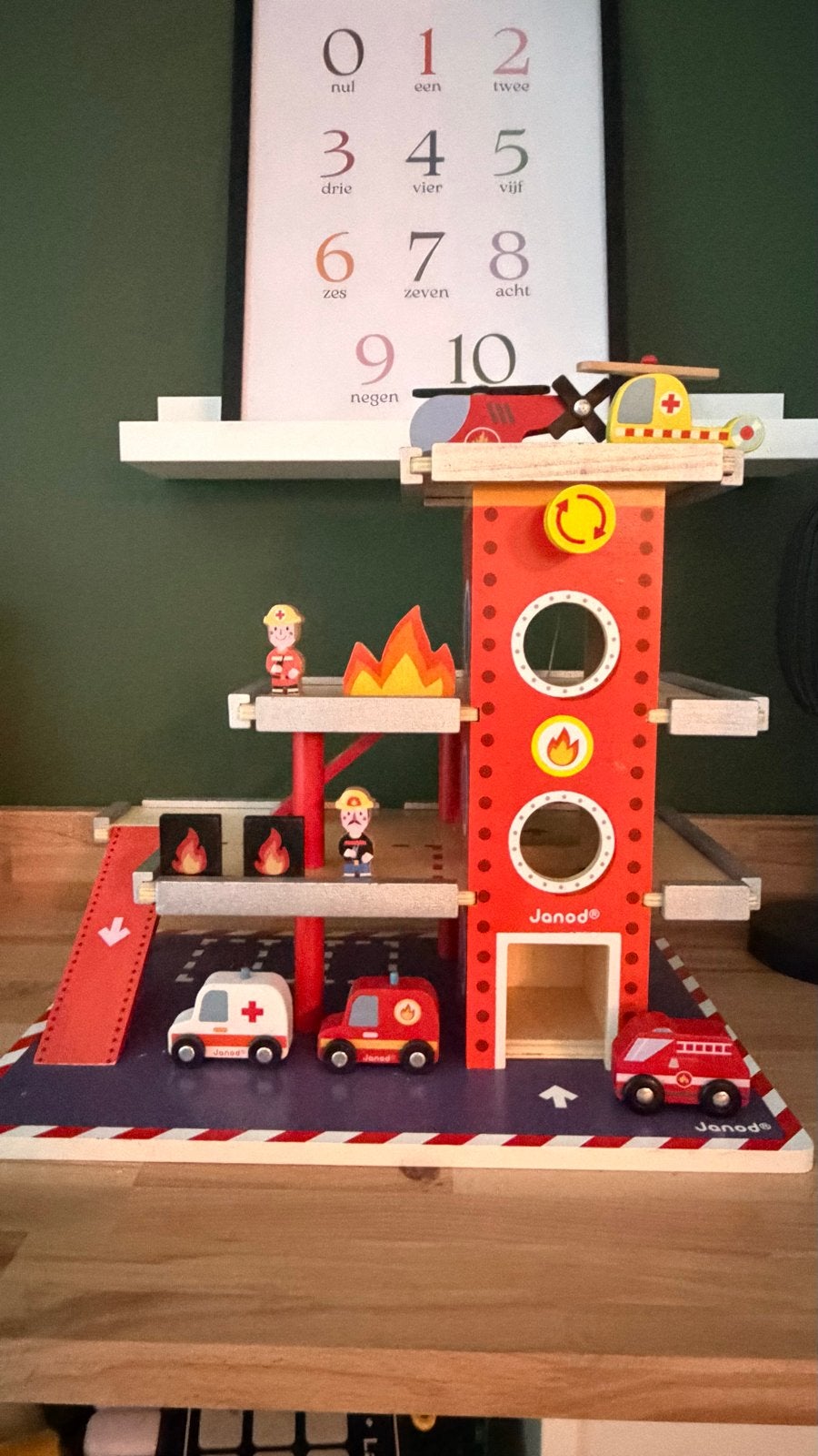Janod Houten Brandweerkazerne met Accessoires, Ophalen, Zo goed als nieuw, Overige typen