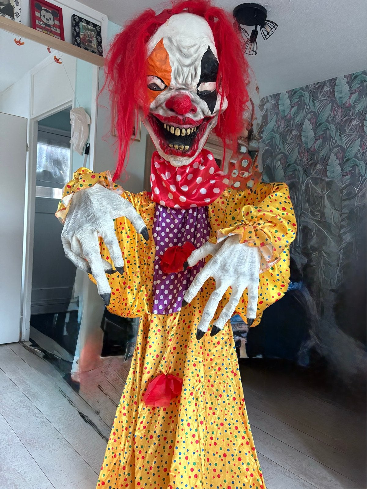 Griezelige Clown Decoratie - 2 Meter Lang, Ophalen, Gebruikt, Versiering, Halloween of Griezel