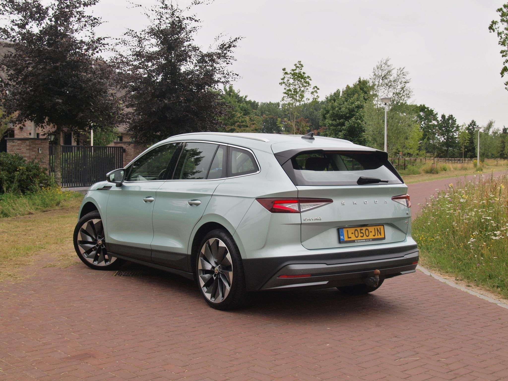Skoda Enyaq iV 80 | SOH 90% | Camera | Trekhaak | Sfeerverli, Auto's, Skoda, Achterwielaandrijving, Gebruikt, 80 kWh, Leder en Stof