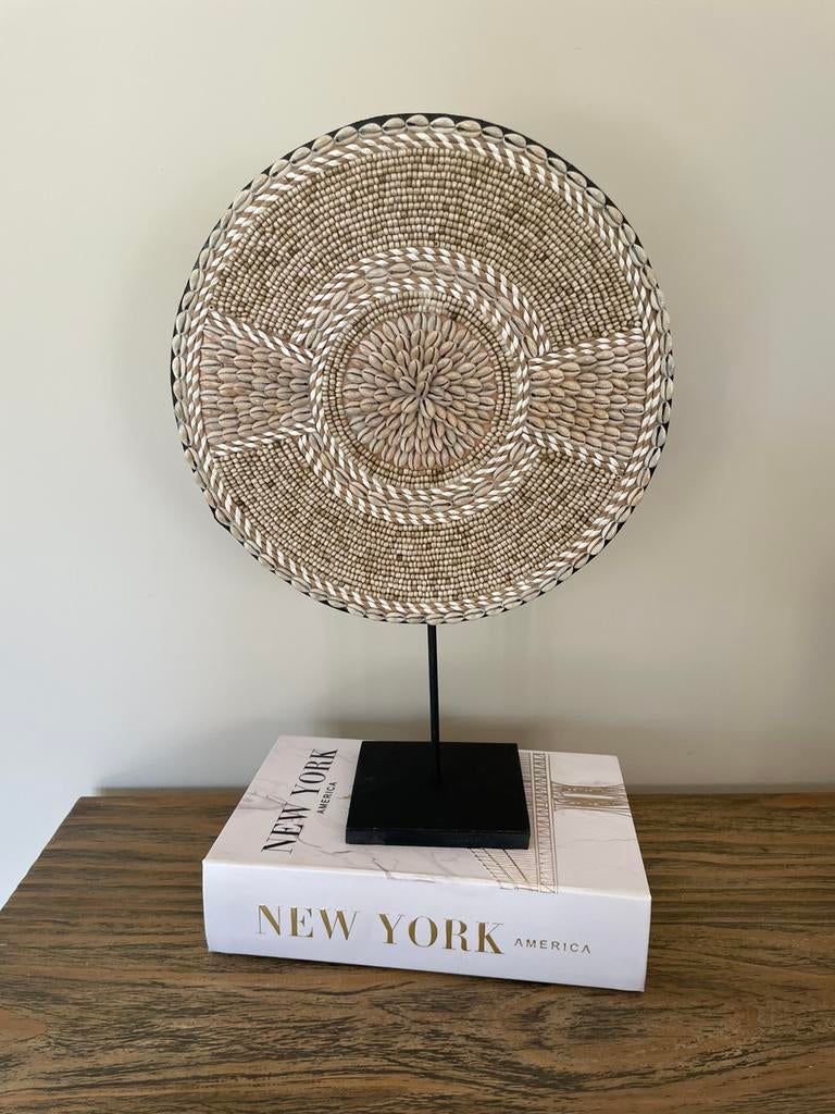 Nieuw schelpen kralen ornament beige op standaard, Ophalen of Verzenden, Nieuw