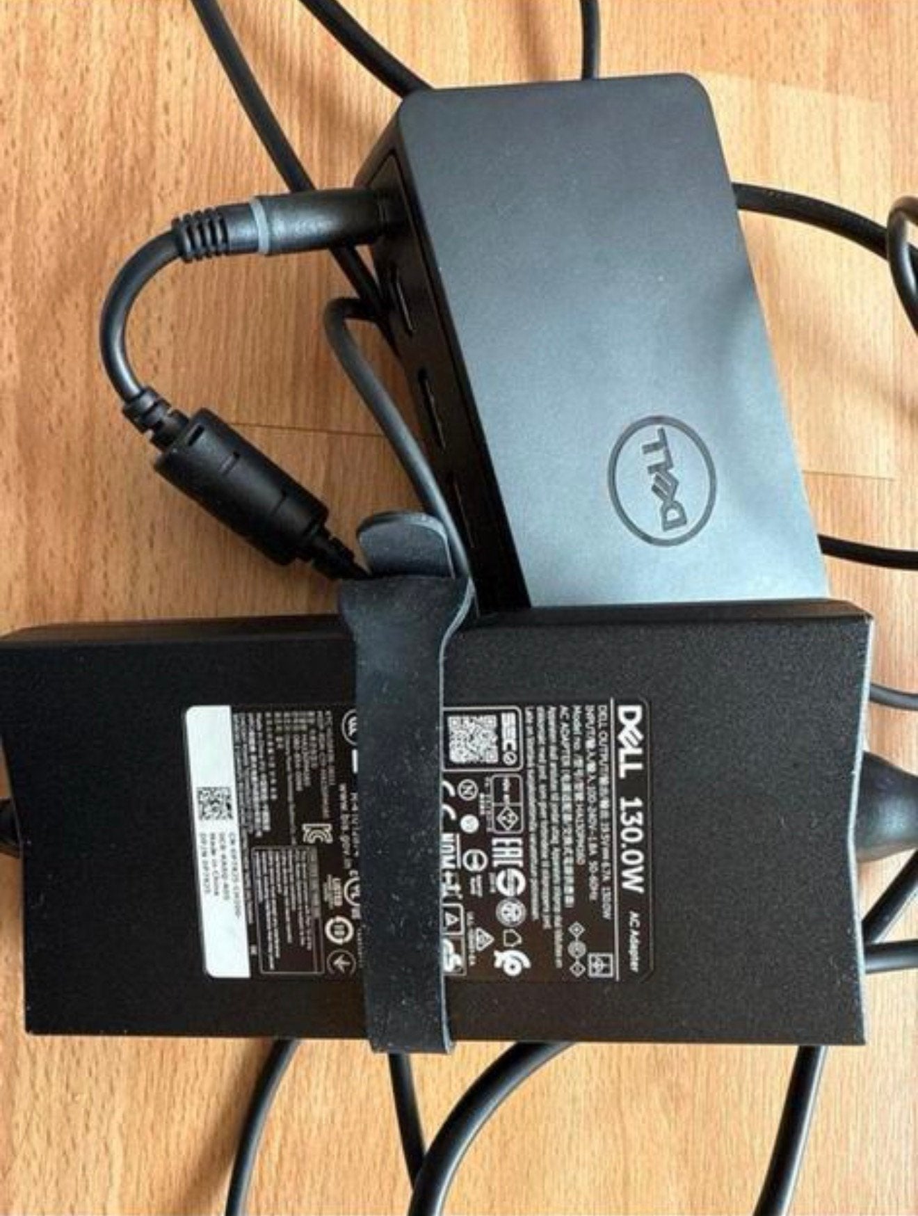 Dell dockingstation met lader 130w., Computers en Software, Dockingstations, Ophalen of Verzenden