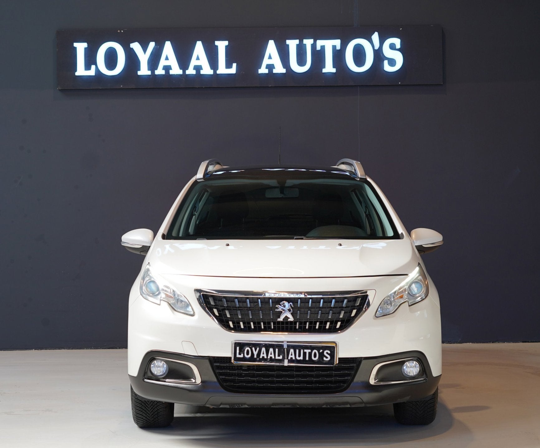 Peugeot 2008 1.2 PureTech Blue Lion | NAVI | GLAZEN-DAK | AI, Voorwielaandrijving, Stof, Euro 6, Bedrijf