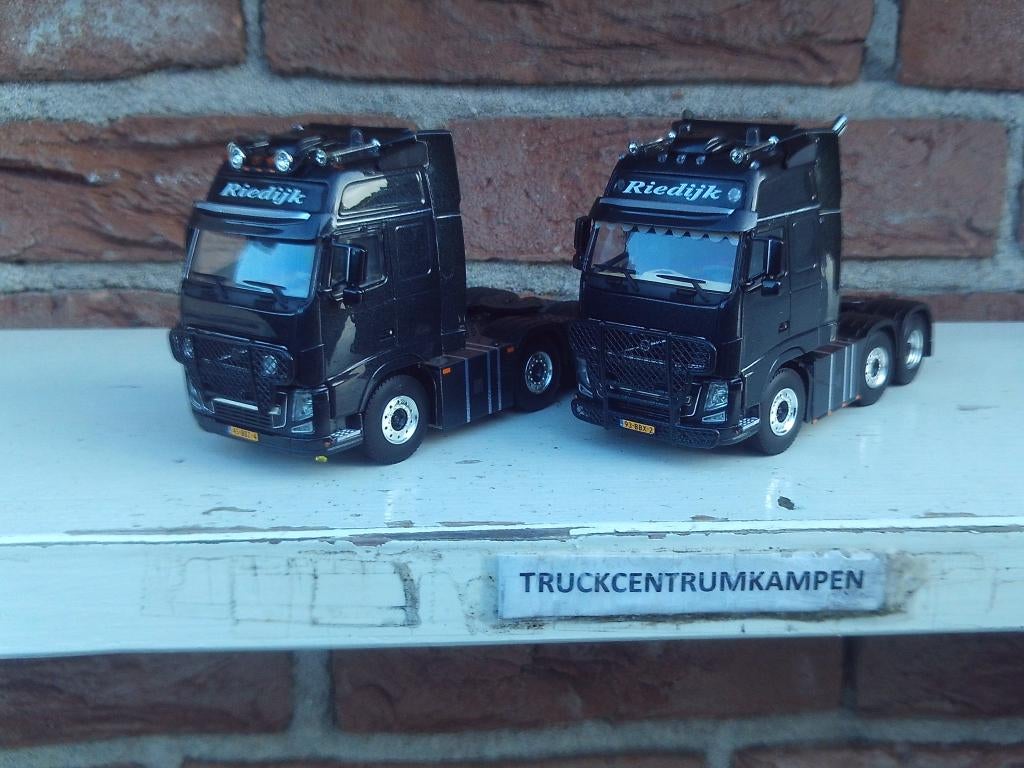 WSI  2 x Volvo  FH3  Globetrotter  XL  van  Riedijk., Ophalen of Verzenden, Nieuw, Bus of Vrachtwagen, Wsi