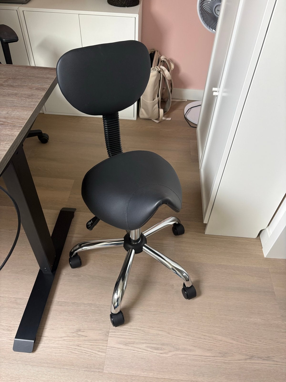Ergonomische Zadelkruk met Rugleuning - Zwart