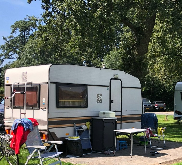 Knaus Caravan uit 1988 met flexibele slaapplekken, Caravans en Kamperen, Rondzit, Omvormbare zithoek, Particulier, 4 tot 5 meter