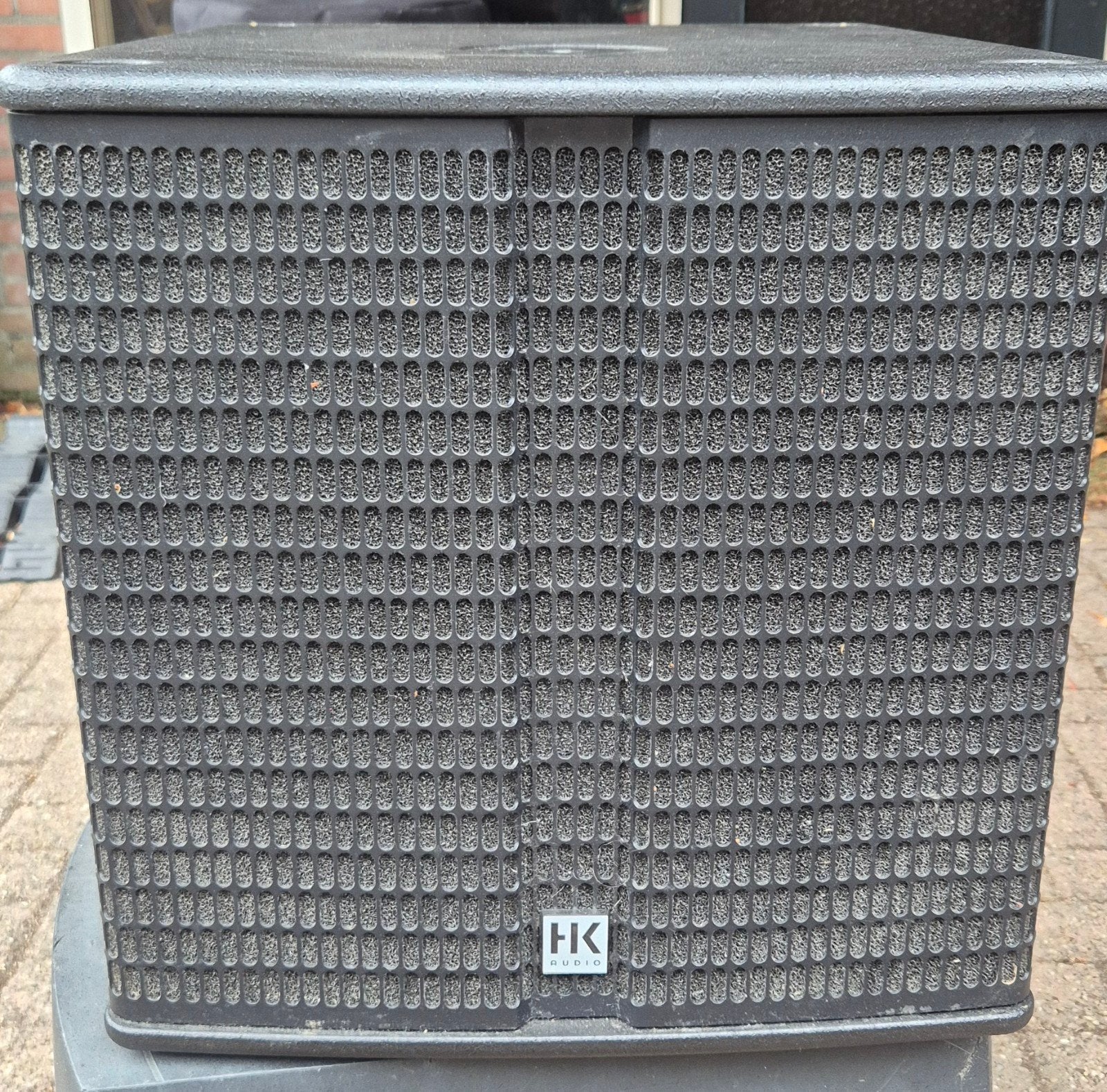 HK Audio Linear Sub 1500 A Subwoofer met wielen en hoes, Gebruikt, Inclusief kabels, Subwoofer, Ophalen