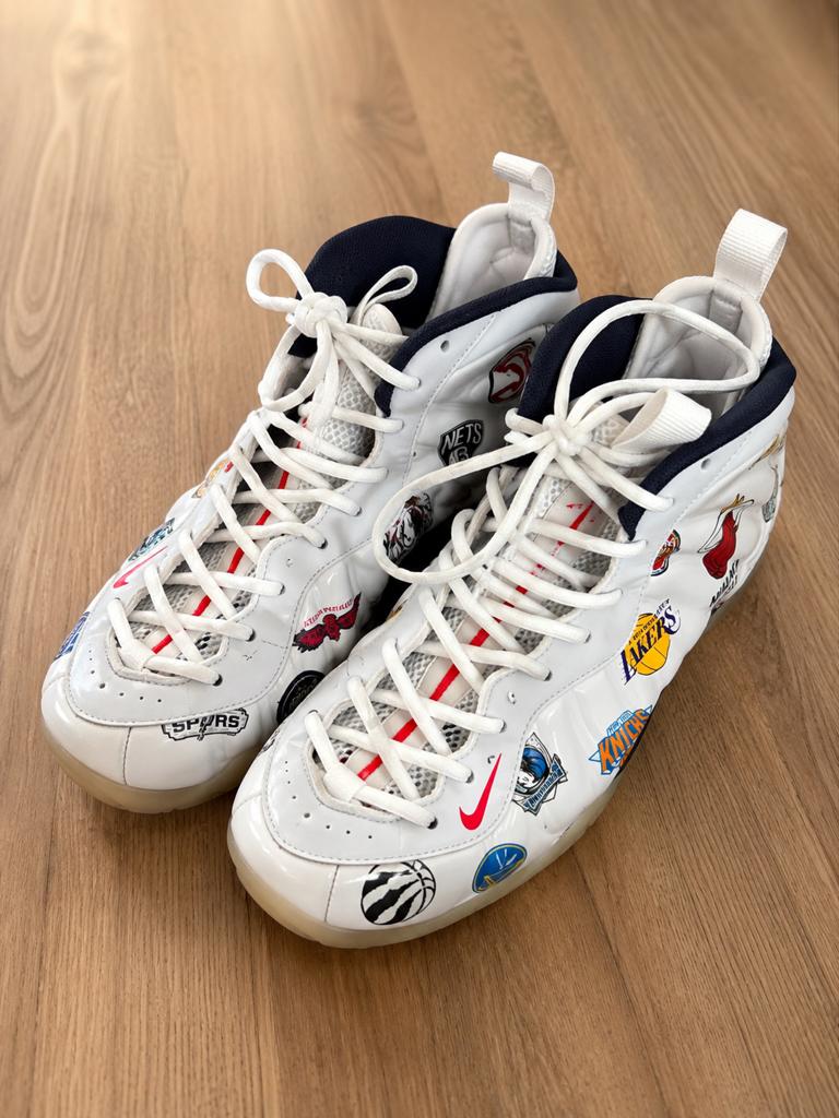 Nike Foamposite "Gone Fishing" sneakers met NBA logo's, Ophalen, Gedragen, Wit, Sneakers of Gympen