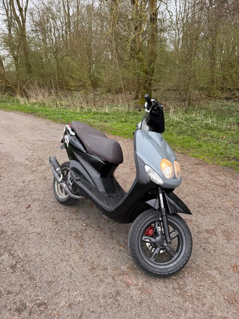 Yahama Neos 70cc 2t 2008 - Gereviseerd en nieuwe cilinder, Fietsen en Brommers, Scooters | Yamaha, Ophalen, Tweetakt, 70 cc, Zo goed als nieuw