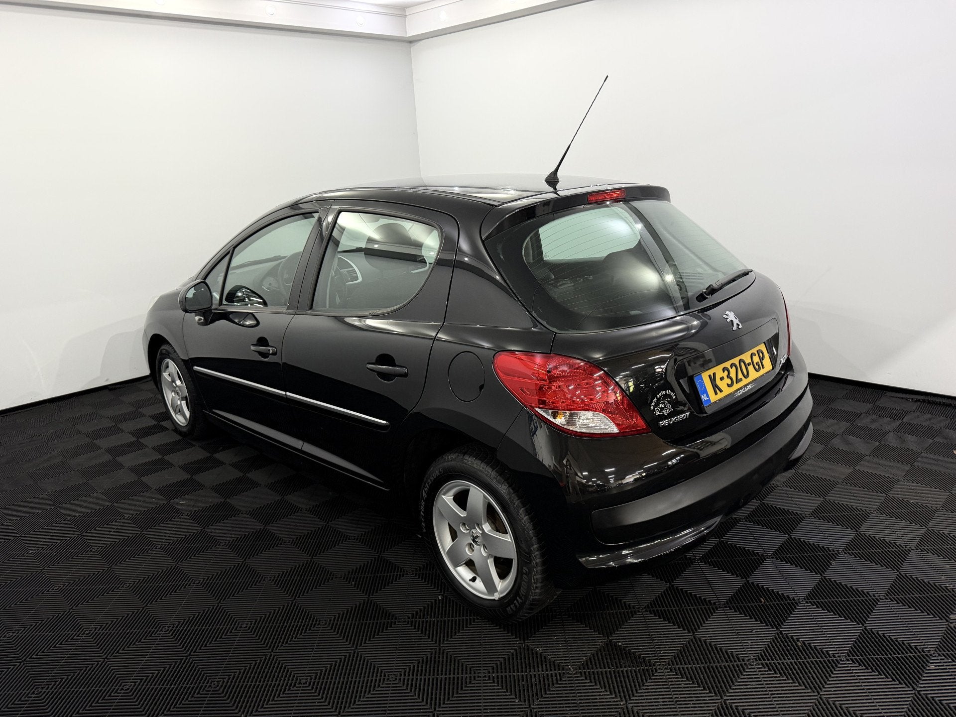 Peugeot 207 1.4 Acces Lite Clima, Cruise control, Radio, Lic, Voorwielaandrijving, Euro 5, Stof, 4 cilinders