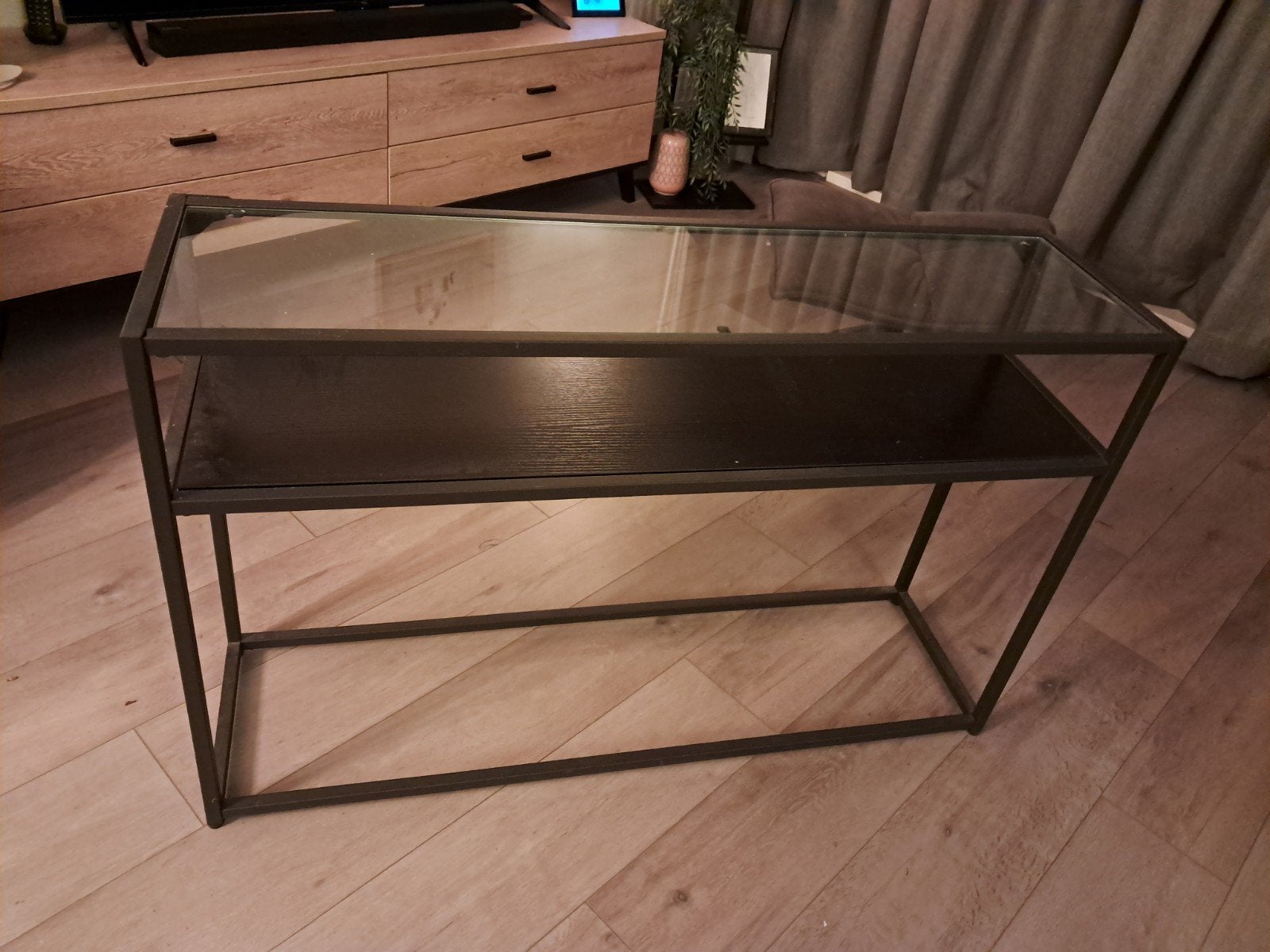 Gratis: Consoletafel, sidetable, wandtafel, Ophalen, 100 tot 150 cm, Metaal, 25 tot 50 cm